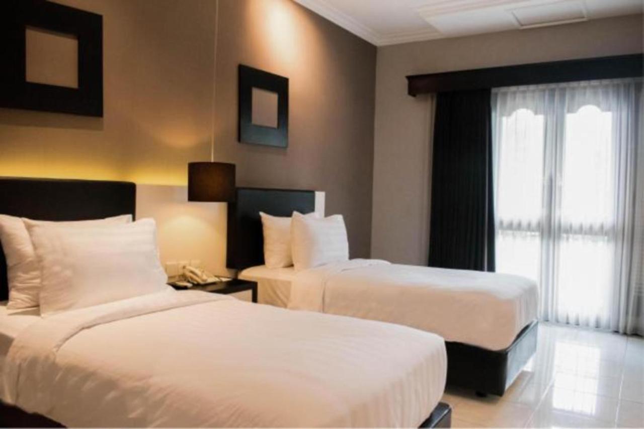 Luminor Hotel Jember By Wh Eksteriør billede