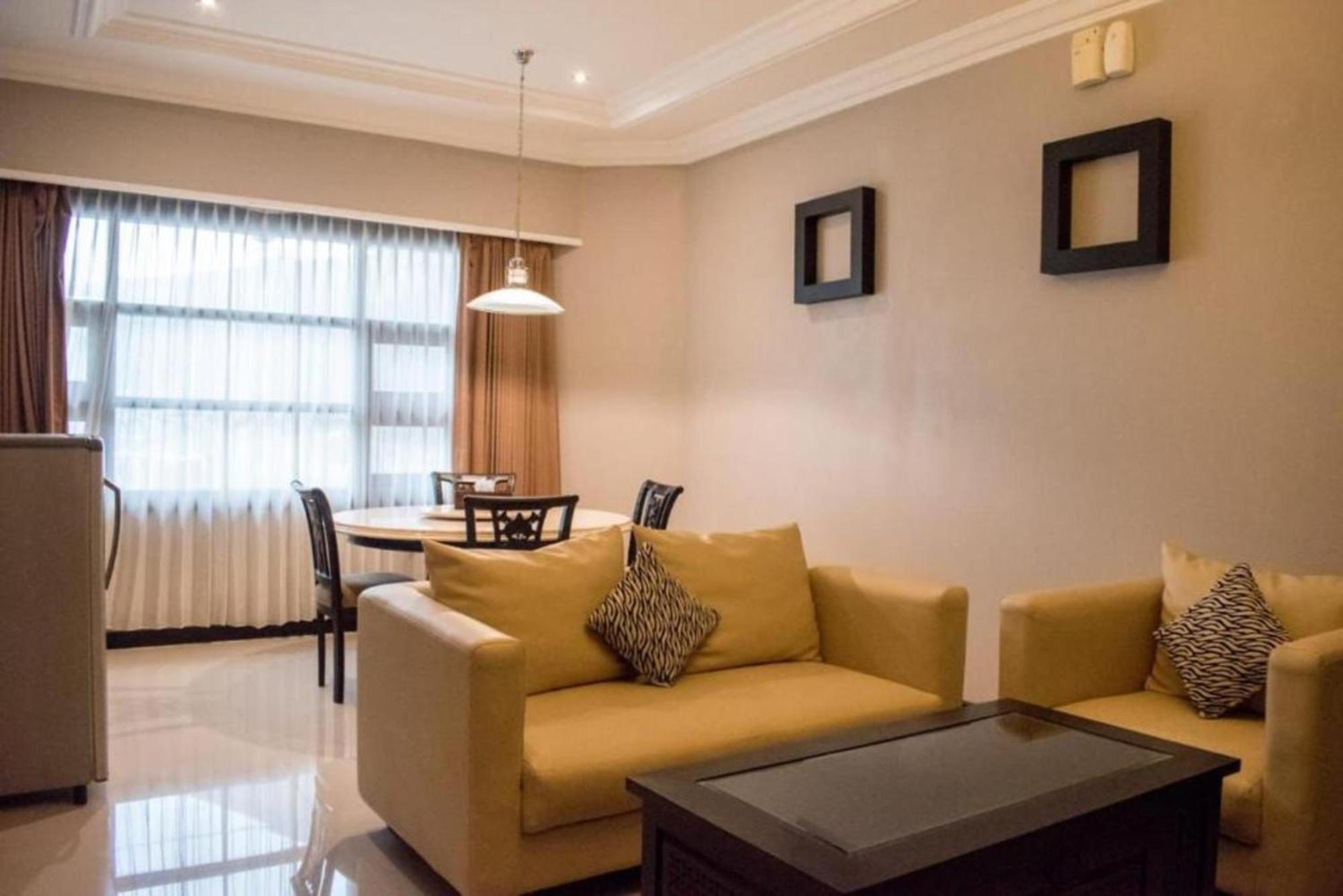 Luminor Hotel Jember By Wh Eksteriør billede