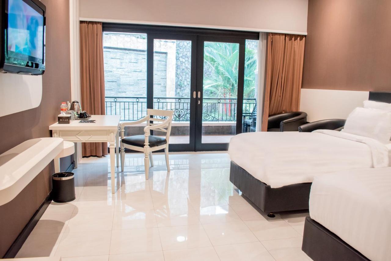 Luminor Hotel Jember By Wh Eksteriør billede